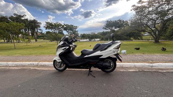 SUZUKI BURGMAN 400 SUZUKI BURGMAN 400